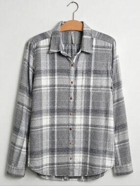 KÜHL Women’s Plaid Button Down Shirt Gray Flannel Size Medium
